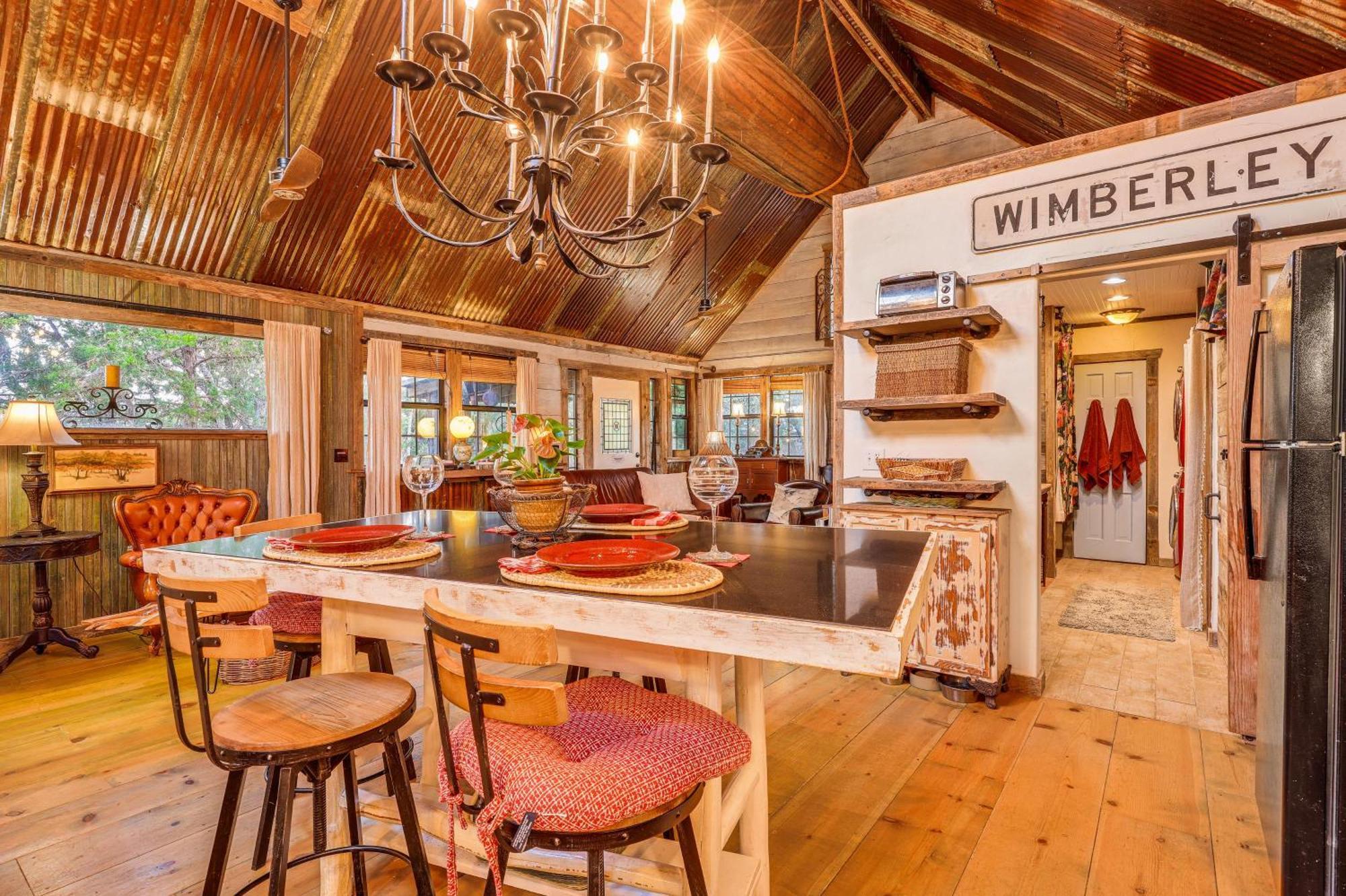 Pet-Friendly Wimberley Cabin With Fire Pit And Hot Tub Exterior photo