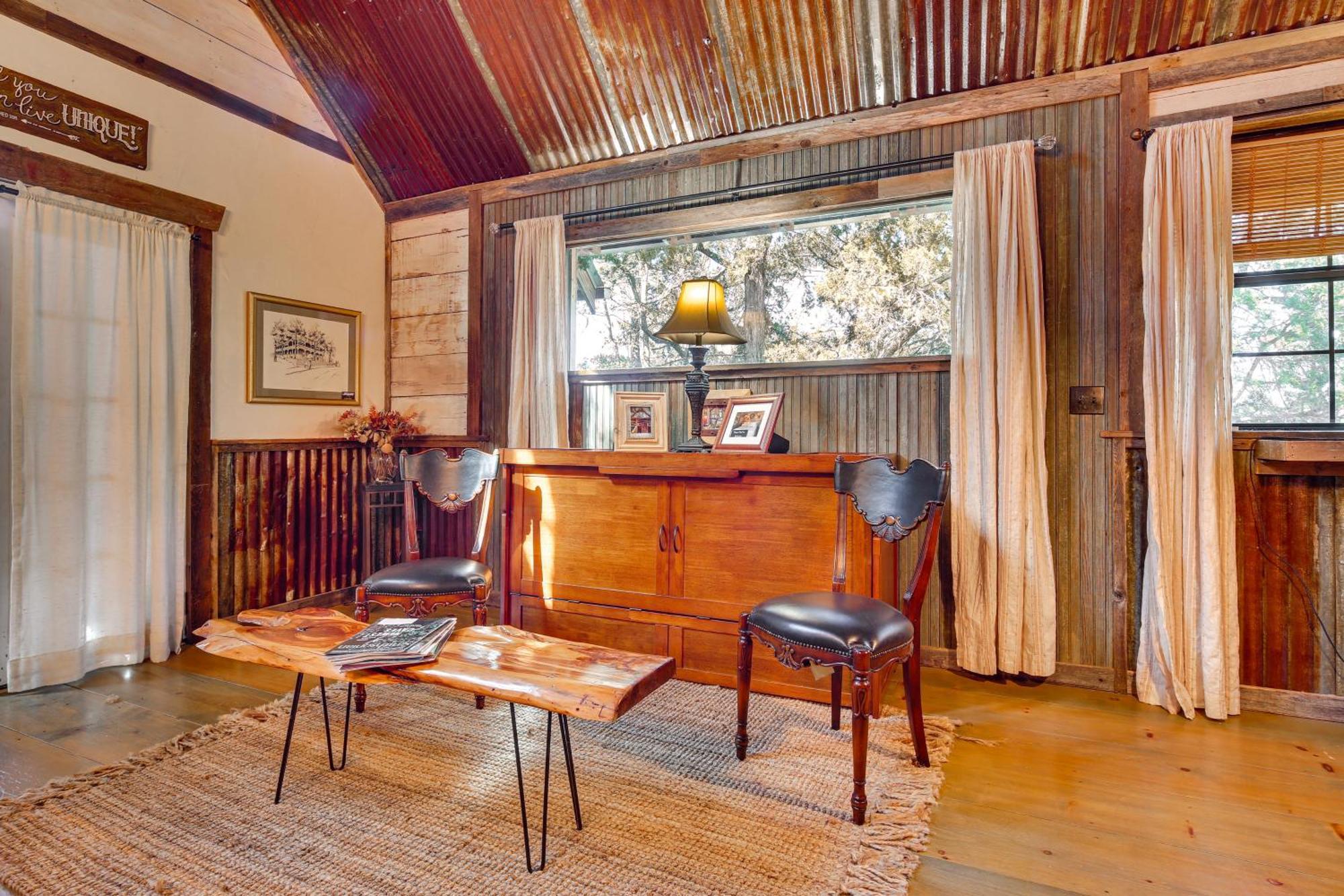 Pet-Friendly Wimberley Cabin With Fire Pit And Hot Tub Exterior photo